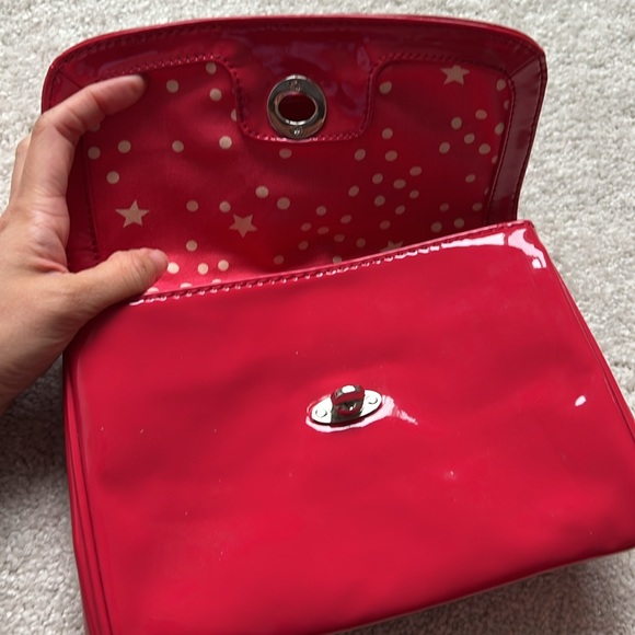 MARC BY MARC JACOBS Patent Red Clutch Excellent condition, never used - Picture 7 of 11